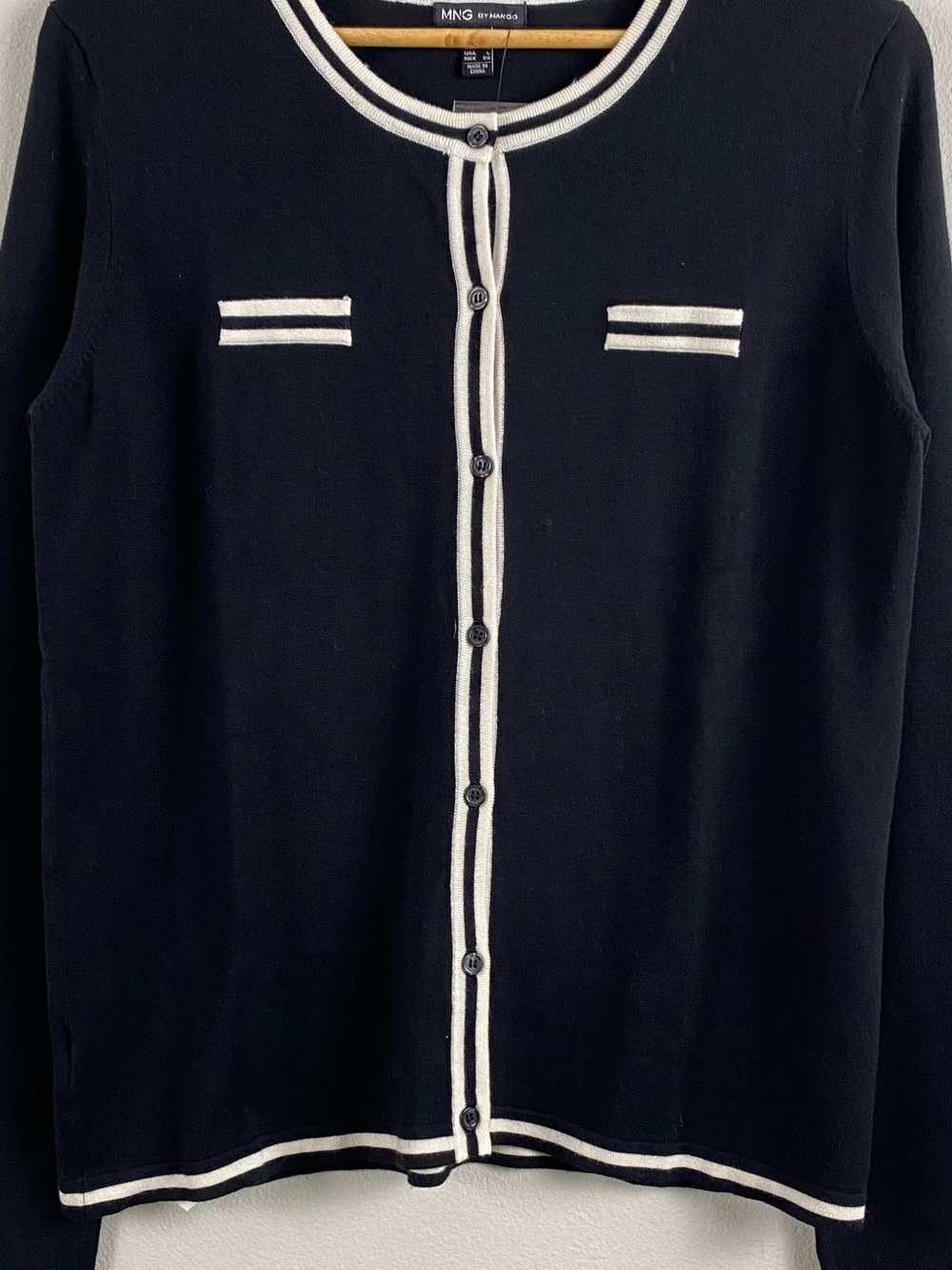 Mango MNG Contrast Tipped Long Sleeve Parker Cardigan Sweater | Black/Ivory - Picture 4 of 16
